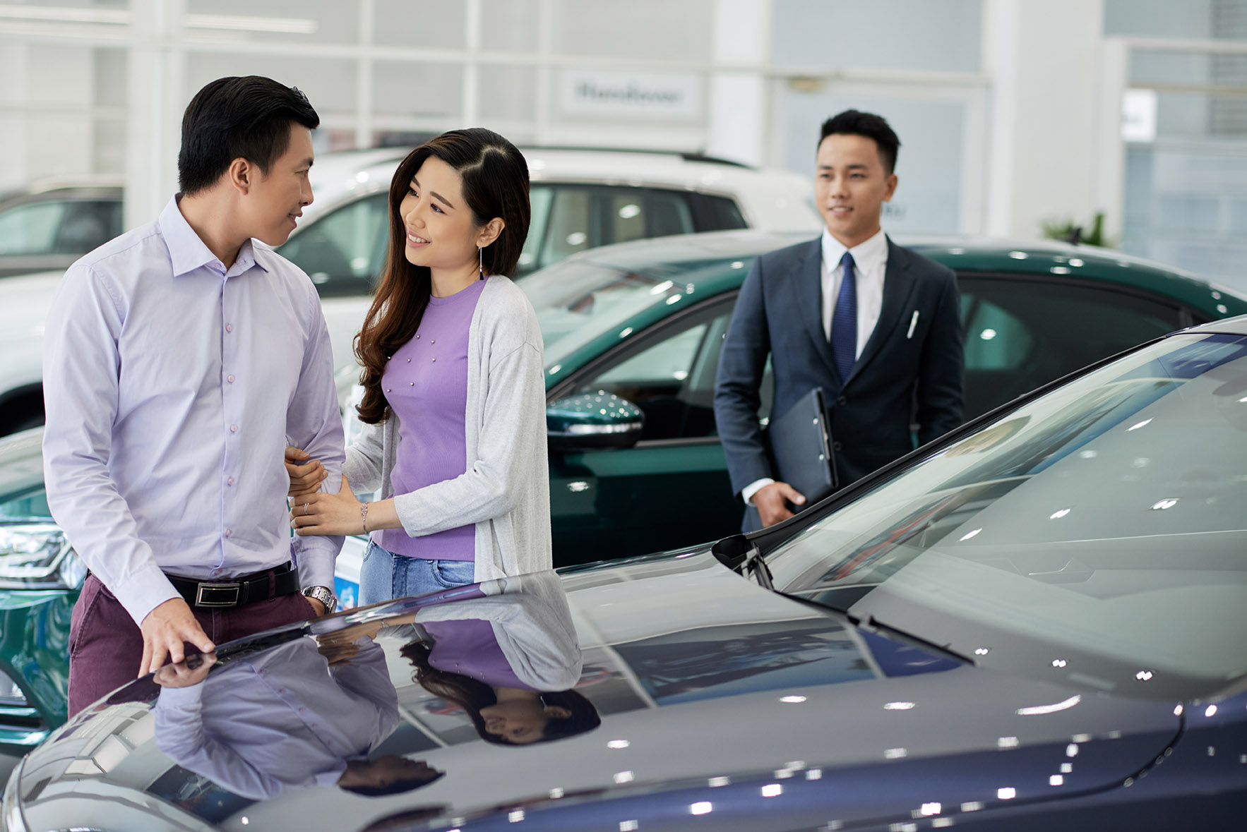 4 Reasons Why You Should Get CRM Software for Your Car Dealership